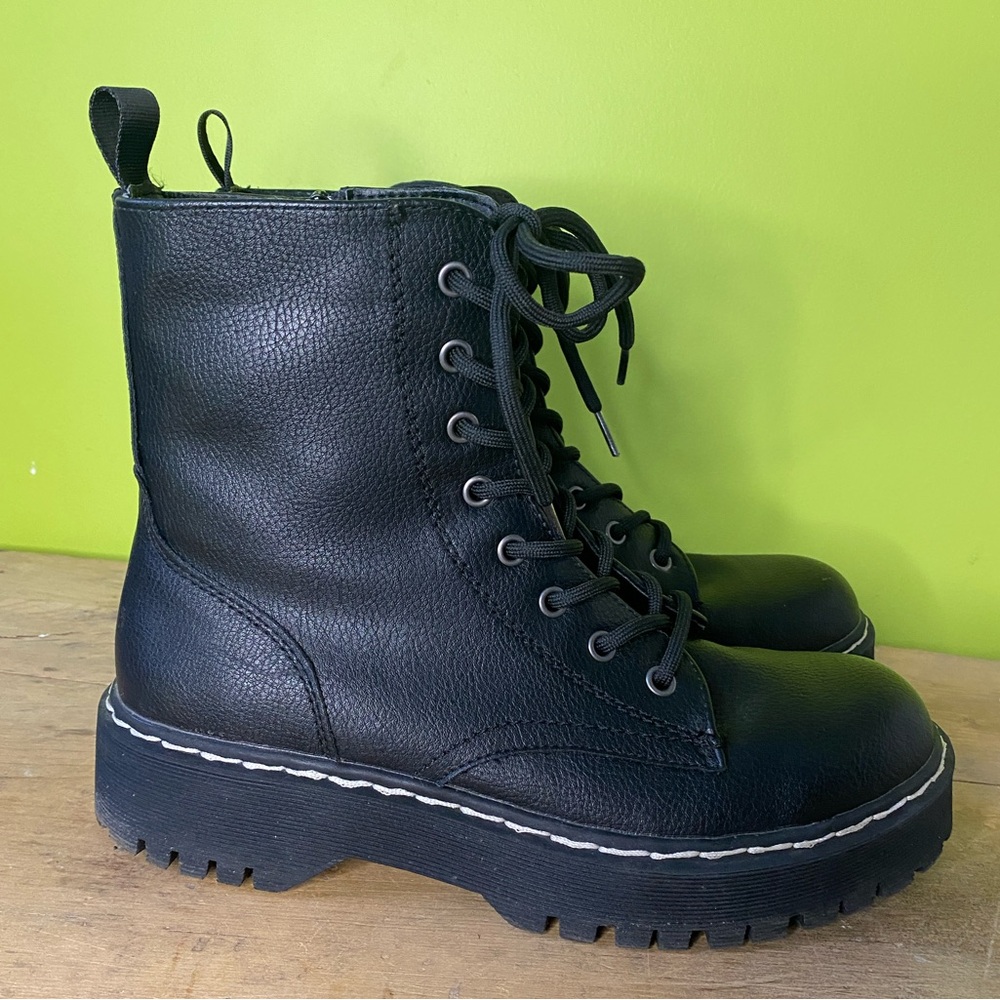 Hayden Combat boot by Unionbay